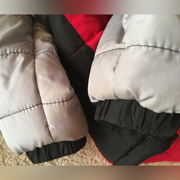 London Fog 2T Winter Jacket Coat Red And Black. VGUC - Picture 6 of 6